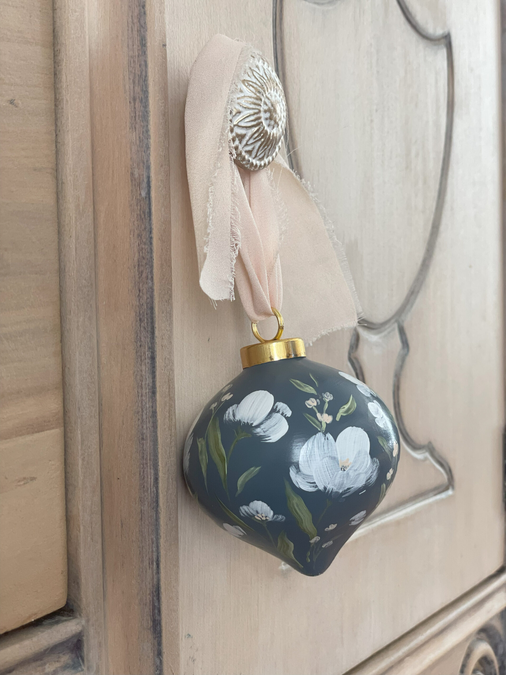 Christmas Ornament I - In the Garden Pattern in Midnight - Image 2